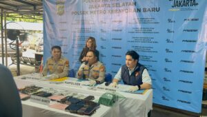 Konferensi Pers Polsek Metro Kebayoran Baru Jaksel