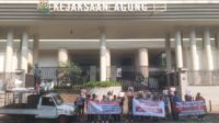 Aksi PerTasiB Di Kejagung Aksi PerTasiB Di Kejagung